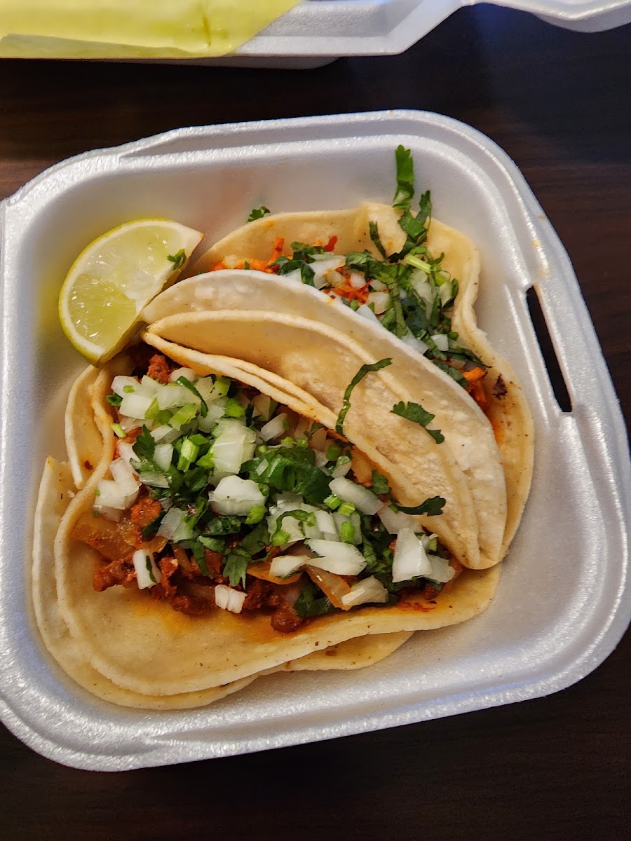 Las Tres Hermanas Food Truck Photo 5