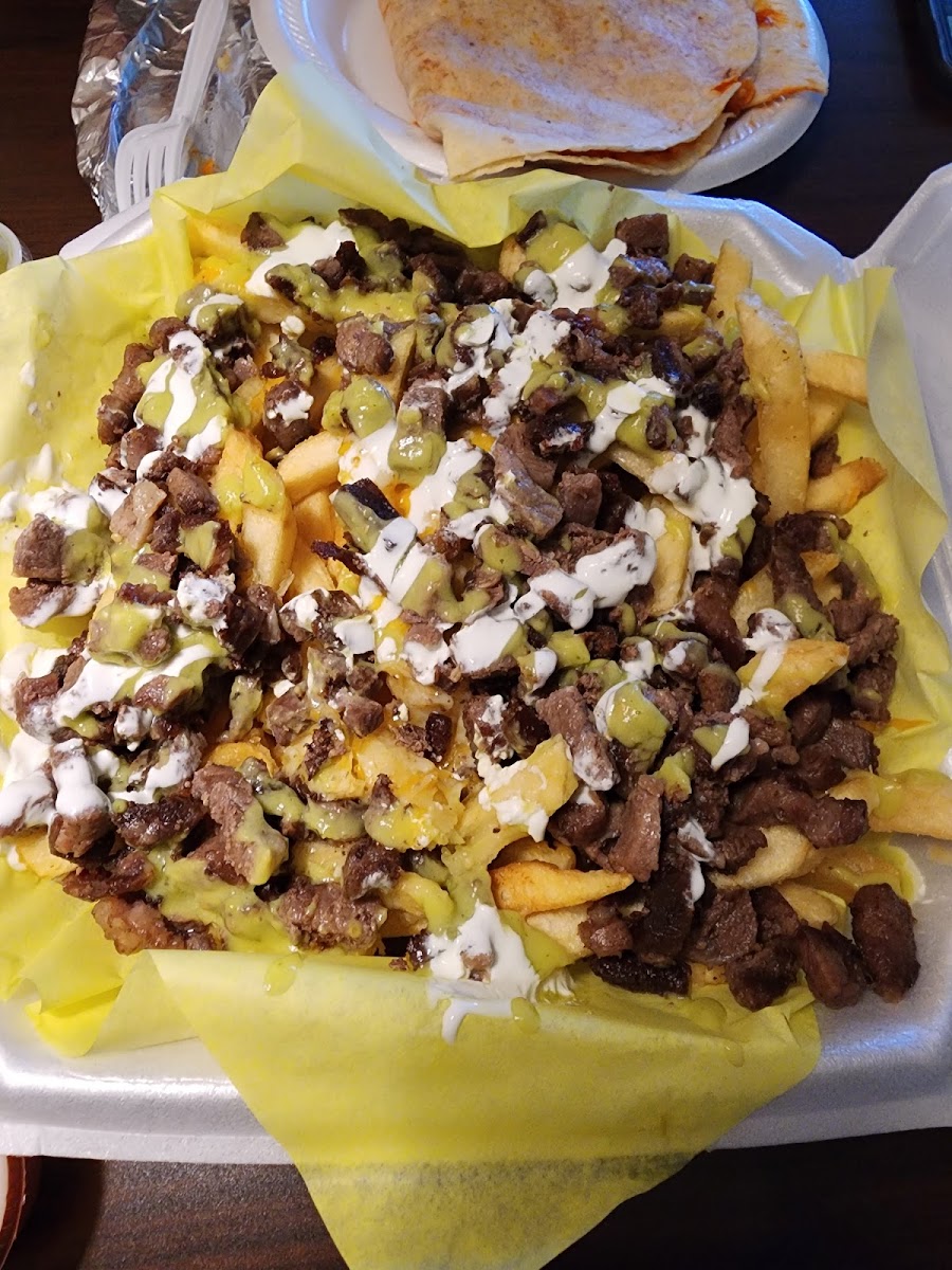 Las Tres Hermanas Food Truck Photo 6